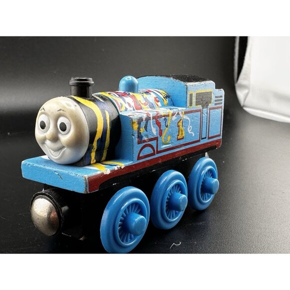 Happy Birthday Thomas Wooden Railway Vtg 2003 Train Engine Learning Curve Ltd - Picture 3 of 13